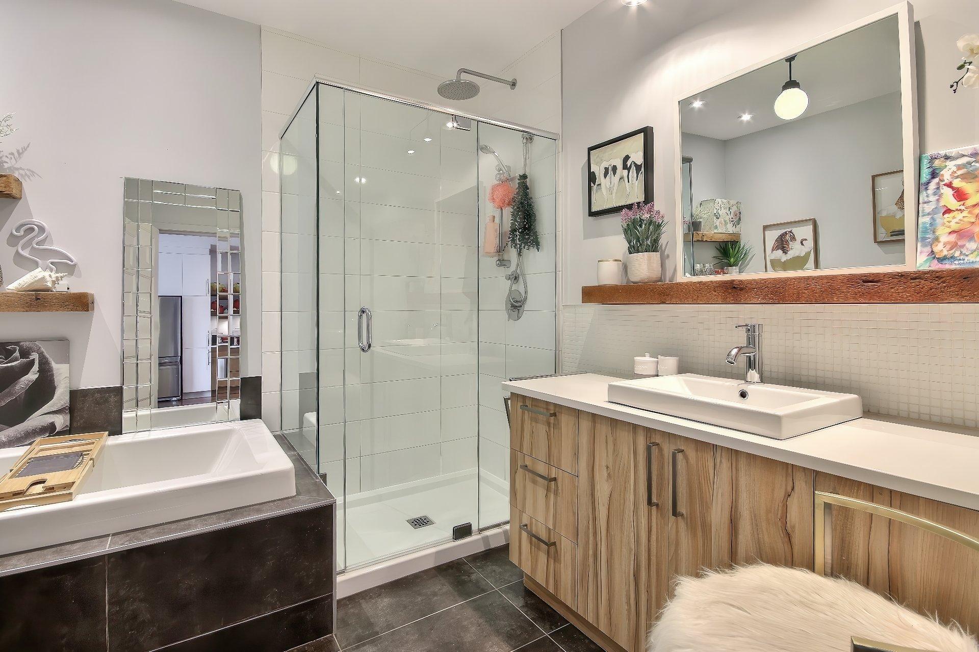 









2500


Place Chassé

, 405,
Montréal (Rosemont/La Petite-Patrie),




QC
H1Y0A9

