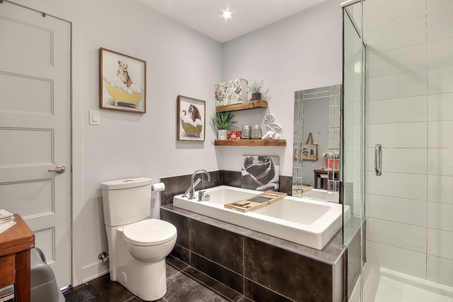 









2500


Place Chassé

, 405,
Montréal (Rosemont/La Petite-Patrie),




QC
H1Y0A9

