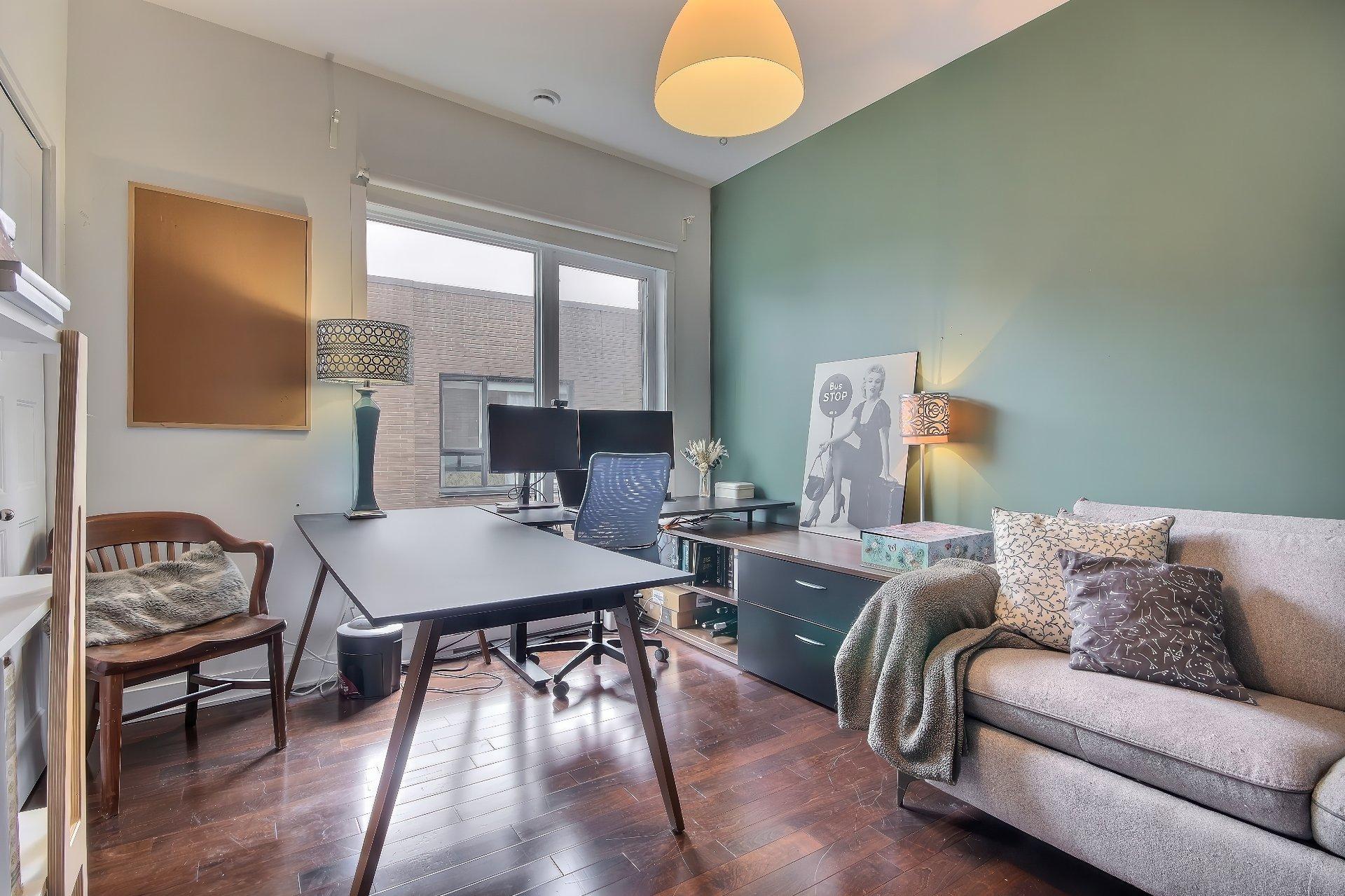 









2500


Place Chassé

, 405,
Montréal (Rosemont/La Petite-Patrie),




QC
H1Y0A9

