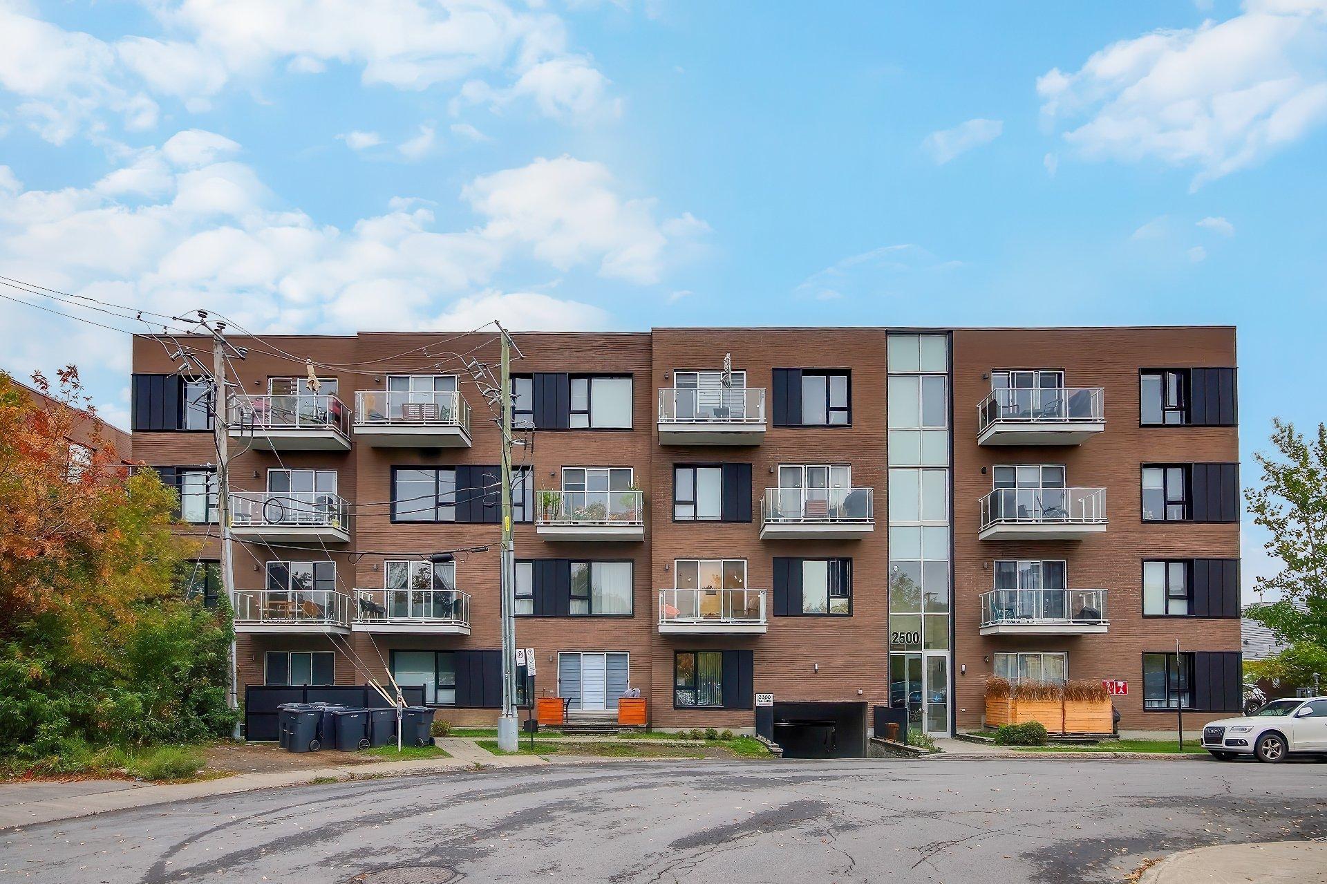 









2500


Place Chassé

, 405,
Montréal (Rosemont/La Petite-Patrie),




QC
H1Y0A9

