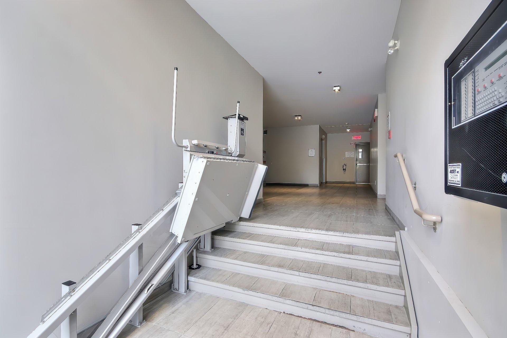 









2500


Place Chassé

, 405,
Montréal (Rosemont/La Petite-Patrie),




QC
H1Y0A9

