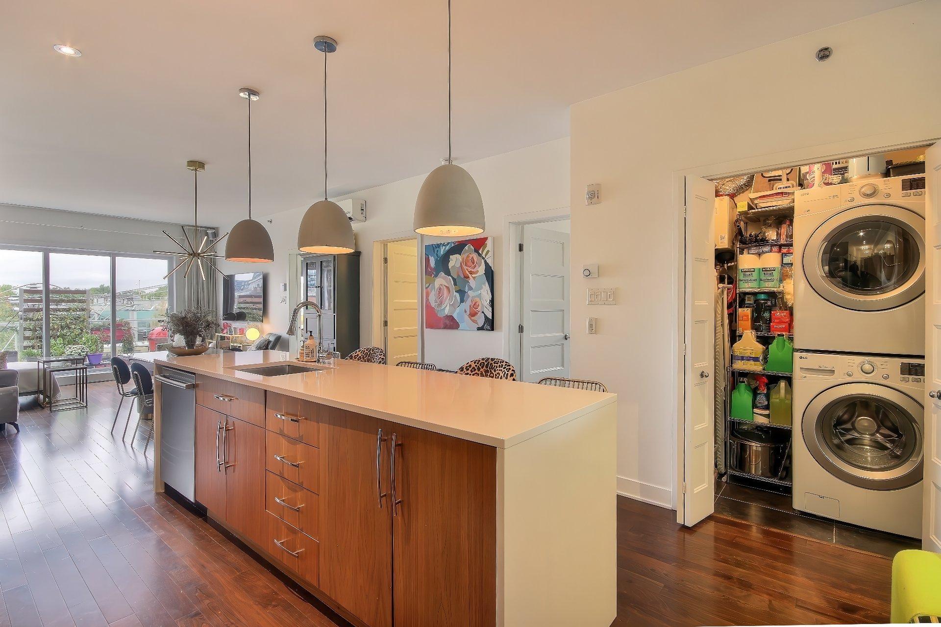 









2500


Place Chassé

, 405,
Montréal (Rosemont/La Petite-Patrie),




QC
H1Y0A9

