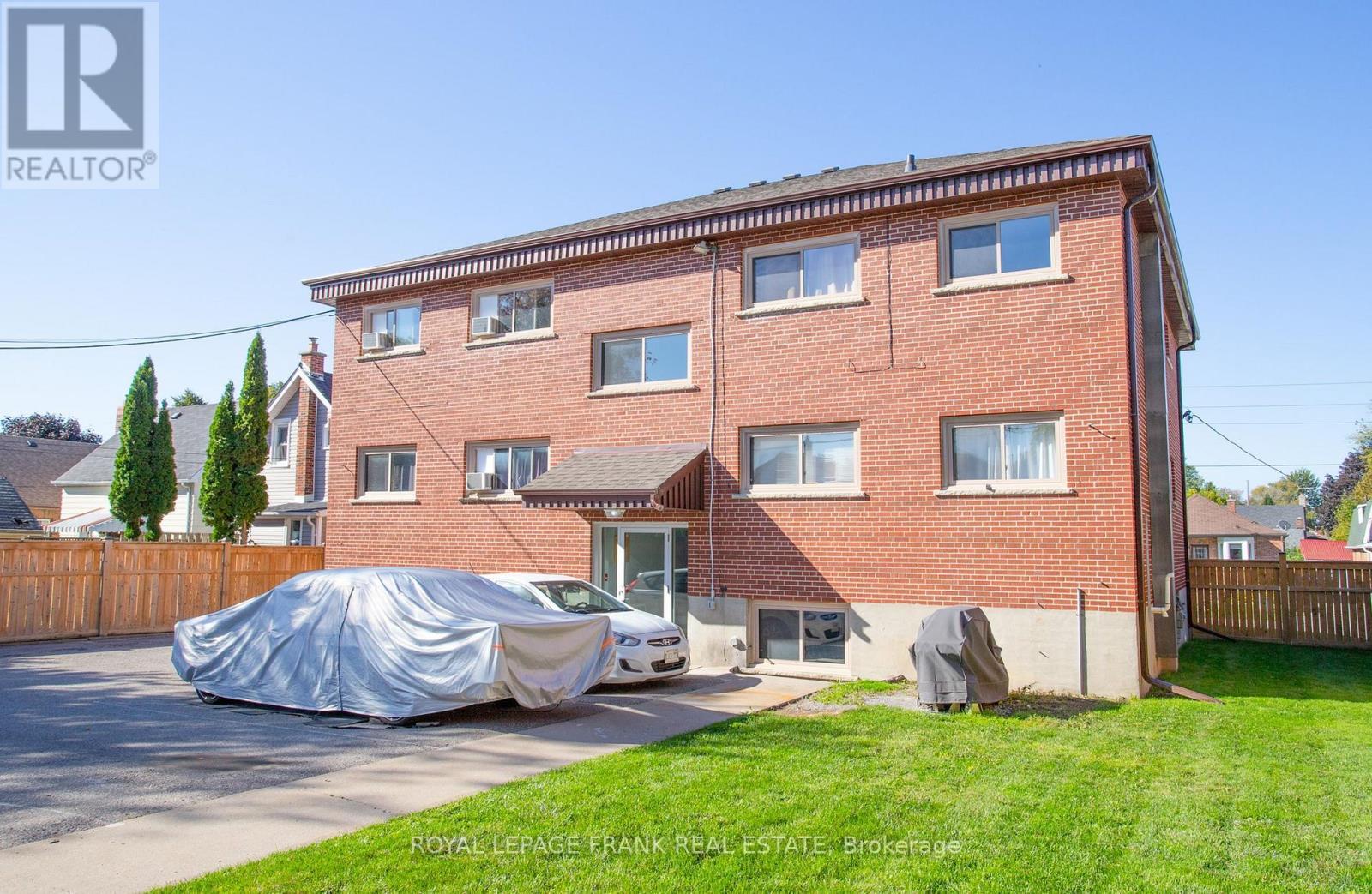 












203 OSHAWA BOULEVARD S

,
Oshawa (Central),




Ontario
L1H5R6

