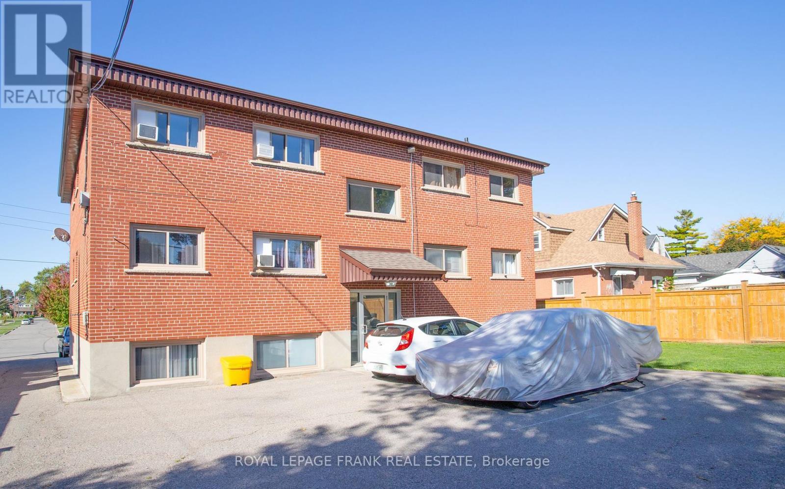 












203 OSHAWA BOULEVARD S

,
Oshawa (Central),




Ontario
L1H5R6

