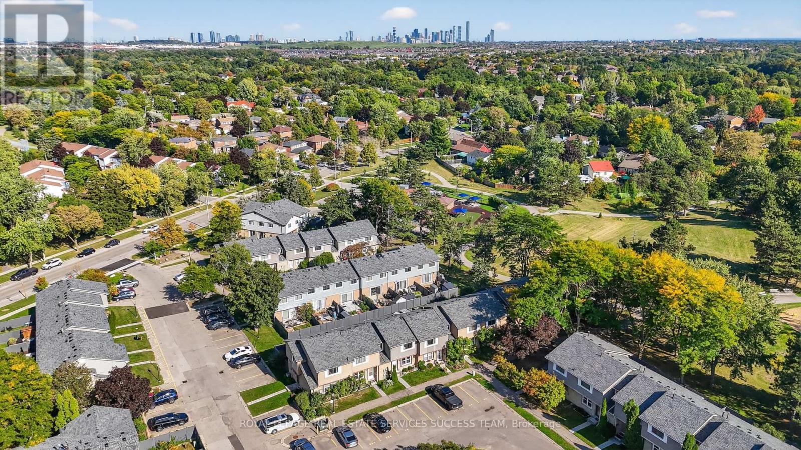 












19 - 120 FALCONER DRIVE

,
Mississauga,




Ontario
L5N1P5

