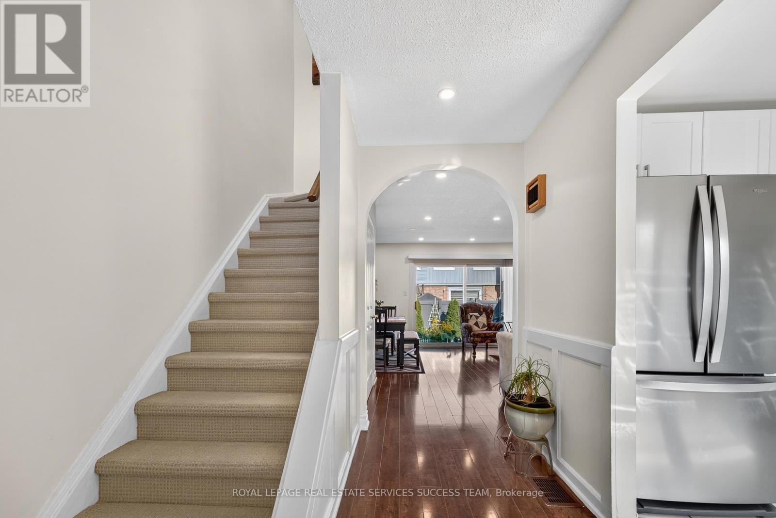 












19 - 120 FALCONER DRIVE

,
Mississauga,




Ontario
L5N1P5

