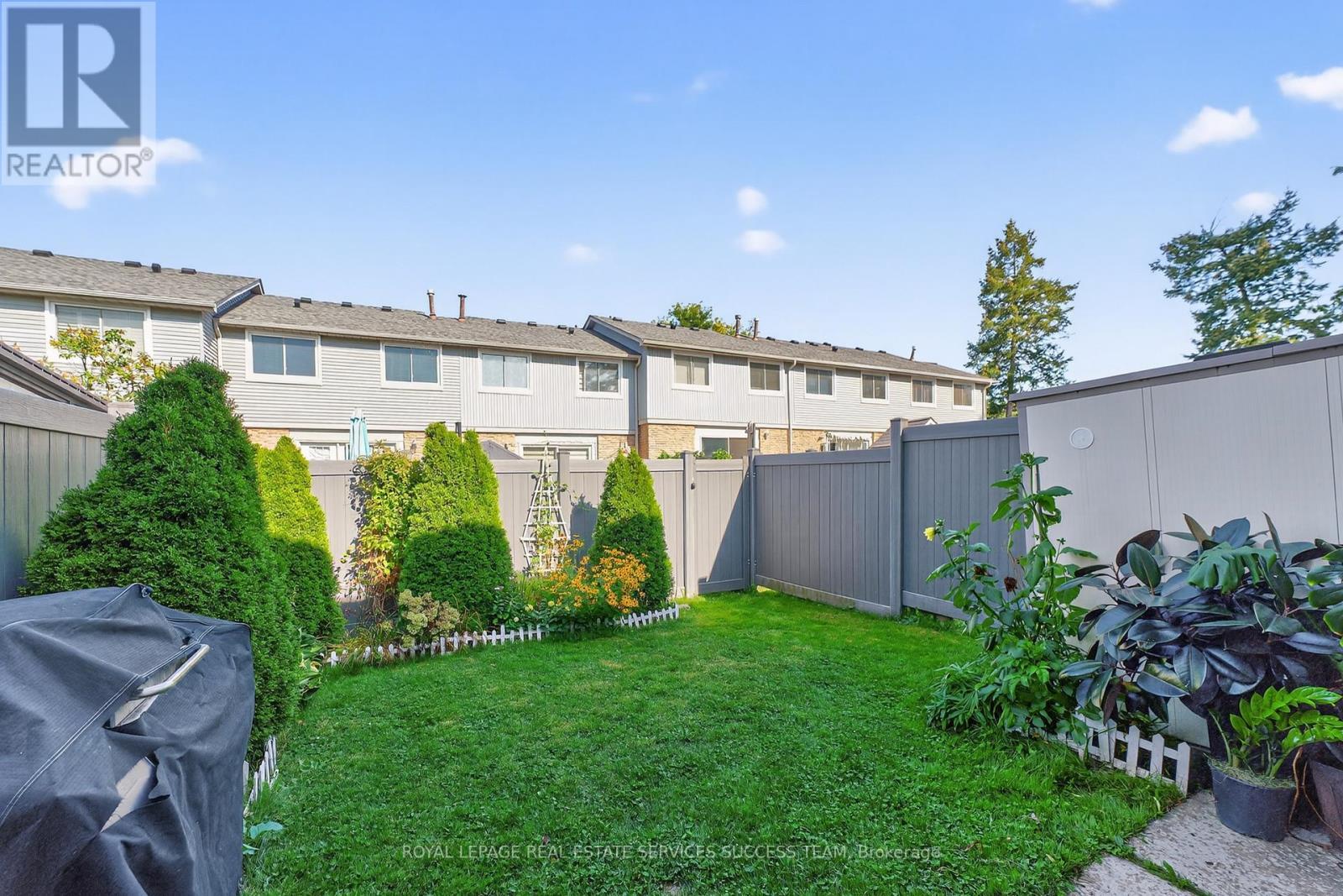 












19 - 120 FALCONER DRIVE

,
Mississauga,




Ontario
L5N1P5

