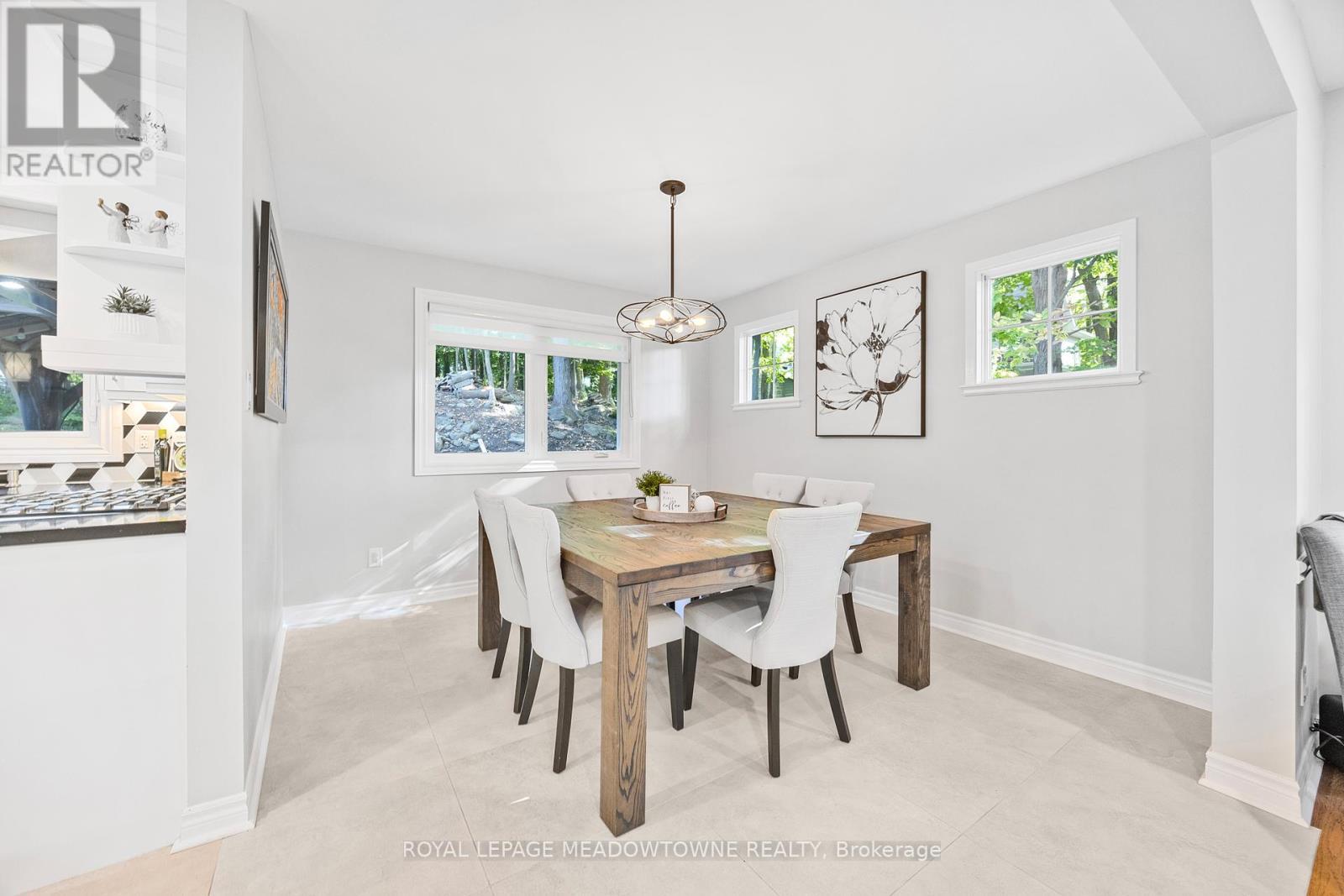 












106 CAMPBELL AVENUE E

,
Milton,




Ontario
L0P1B0

