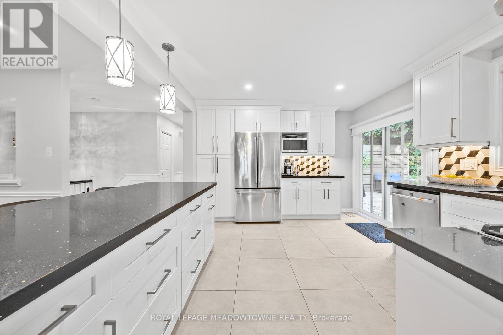 












106 CAMPBELL AVENUE E

,
Milton,




Ontario
L0P1B0

