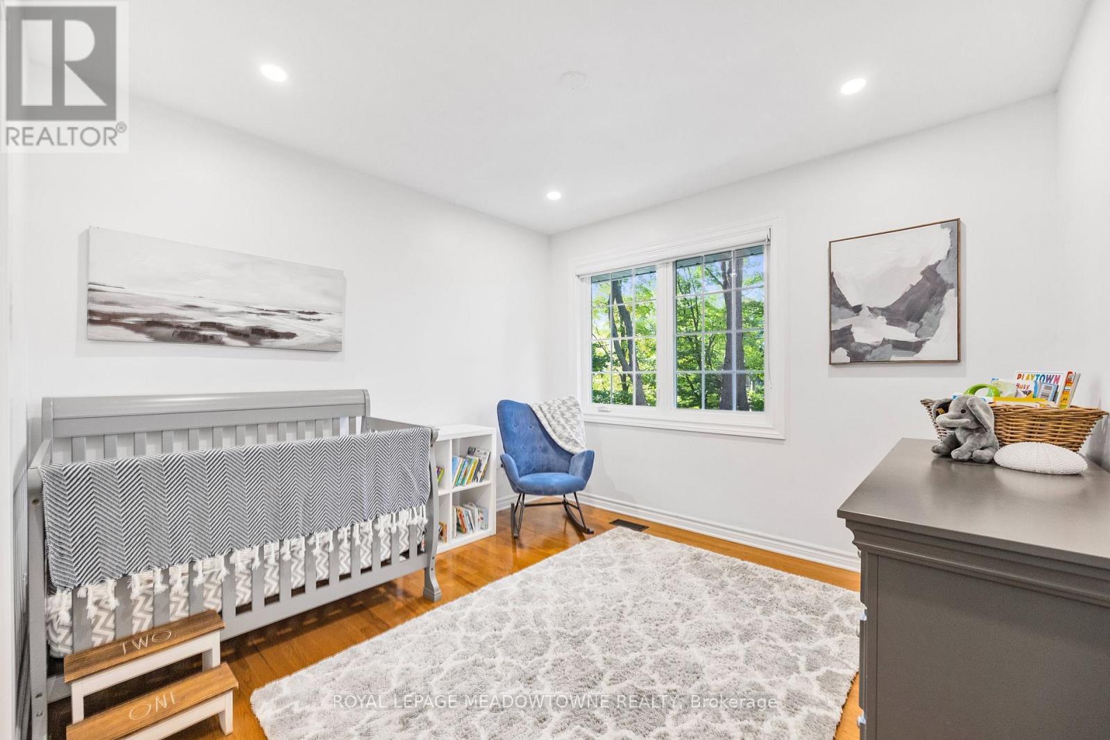 












106 CAMPBELL AVENUE E

,
Milton,




Ontario
L0P1B0

