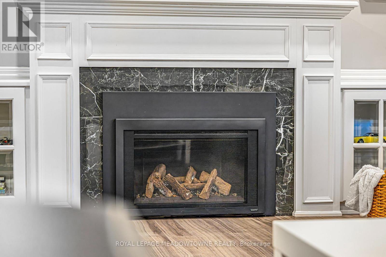 












106 CAMPBELL AVENUE E

,
Milton,




Ontario
L0P1B0

