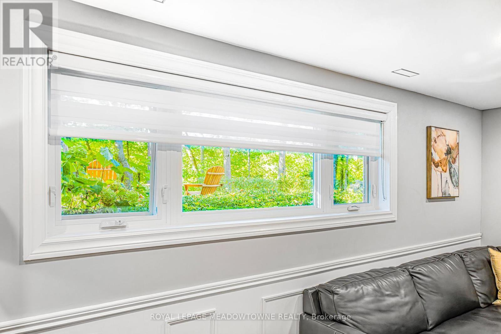 












106 CAMPBELL AVENUE E

,
Milton,




Ontario
L0P1B0

