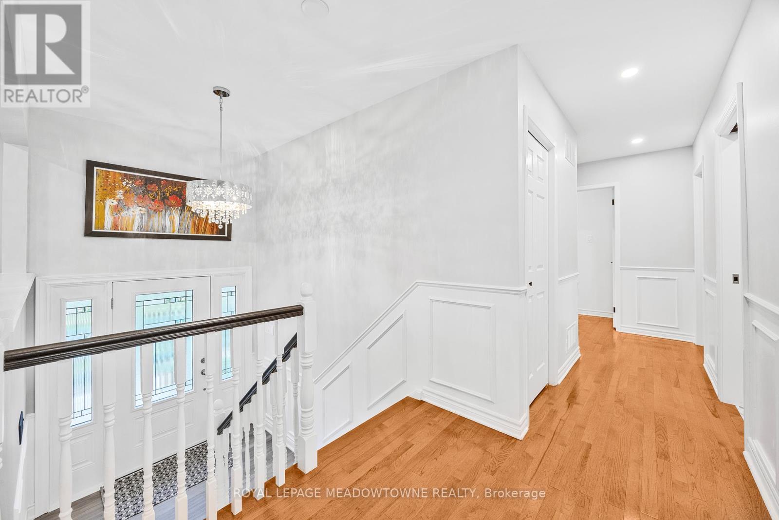 












106 CAMPBELL AVENUE E

,
Milton,




Ontario
L0P1B0

