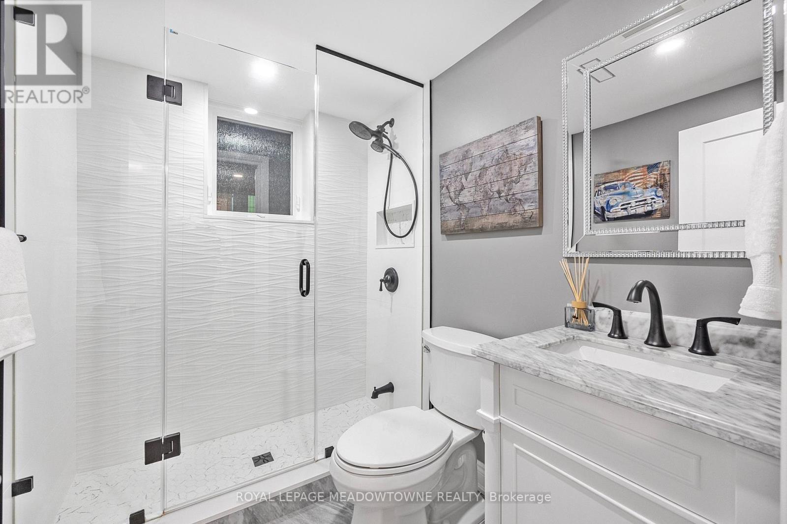












106 CAMPBELL AVENUE E

,
Milton,




Ontario
L0P1B0

