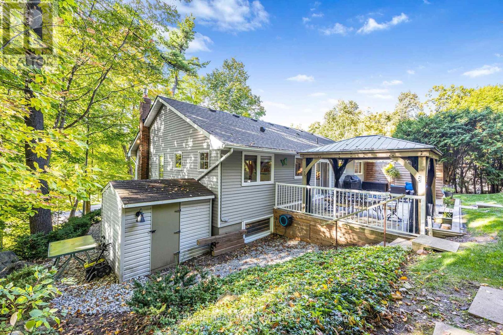 












106 CAMPBELL AVENUE E

,
Milton,




Ontario
L0P1B0

