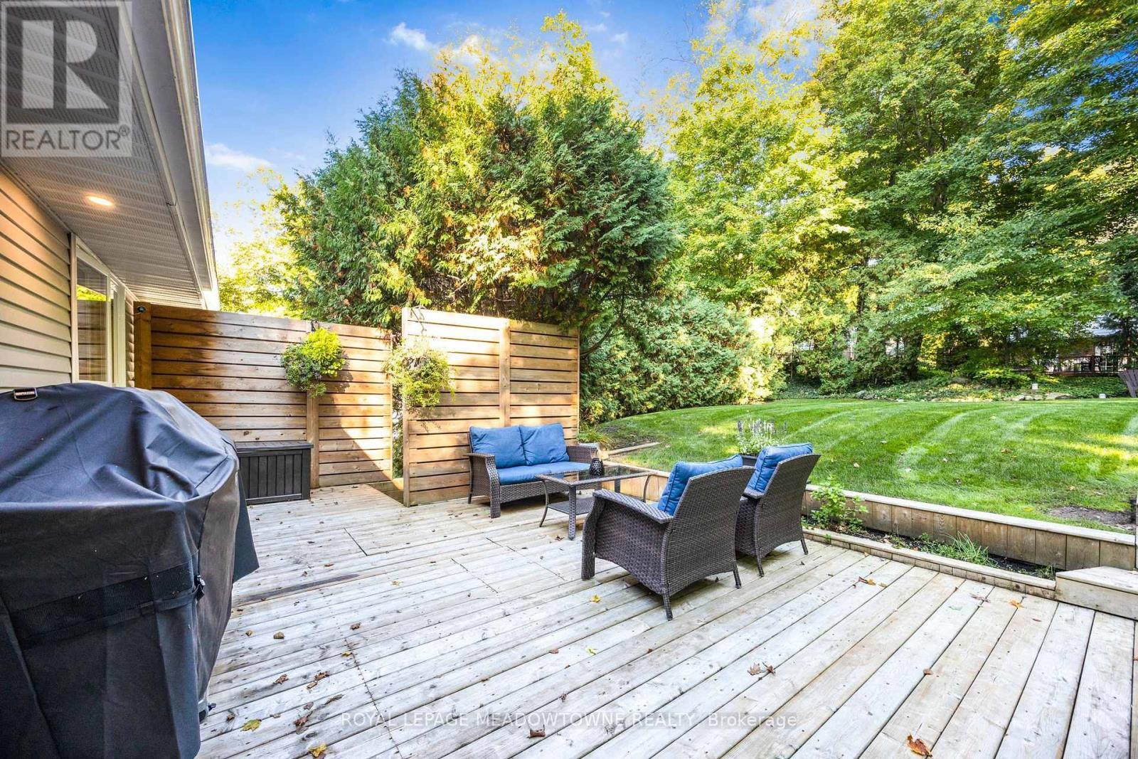 












106 CAMPBELL AVENUE E

,
Milton,




Ontario
L0P1B0

