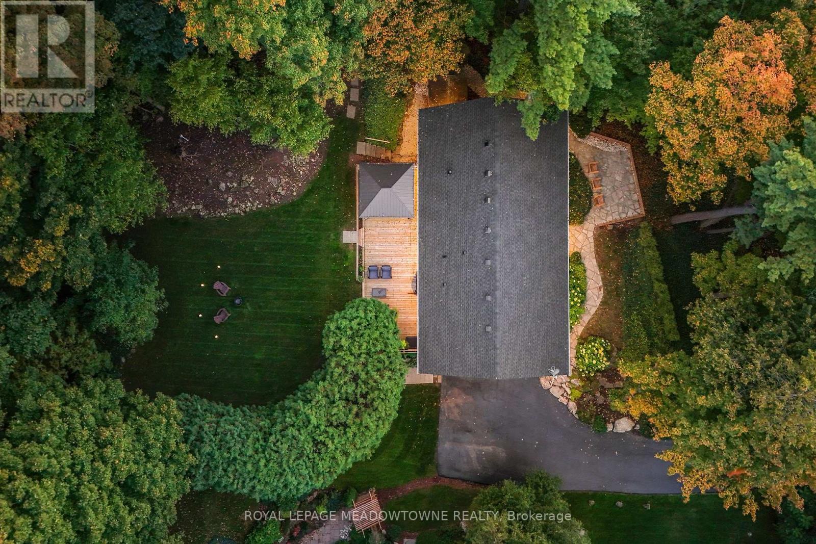 












106 CAMPBELL AVENUE E

,
Milton,




Ontario
L0P1B0

