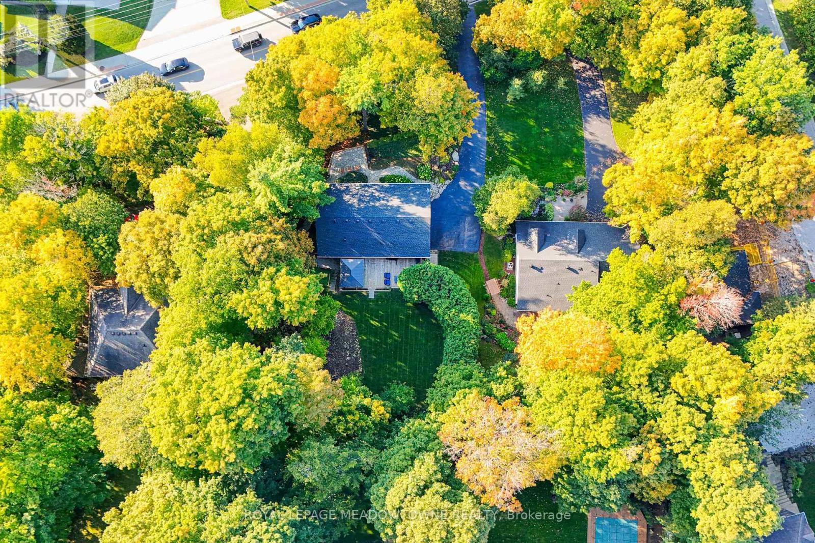 












106 CAMPBELL AVENUE E

,
Milton,




Ontario
L0P1B0

