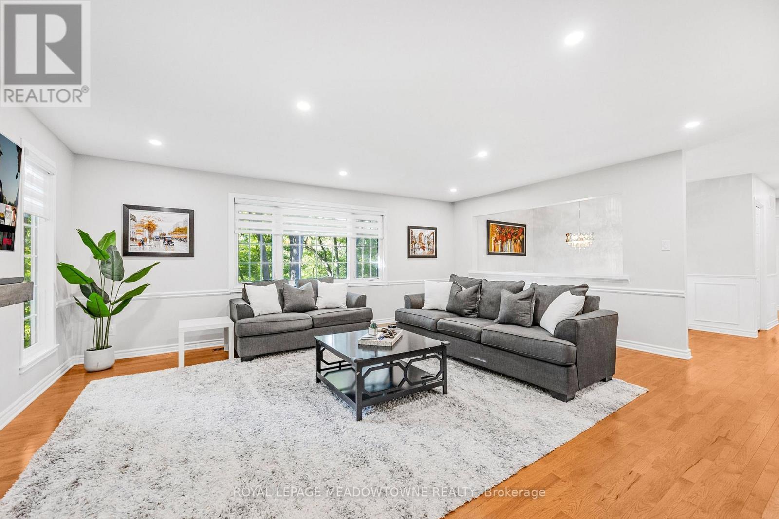 












106 CAMPBELL AVENUE E

,
Milton,




Ontario
L0P1B0

