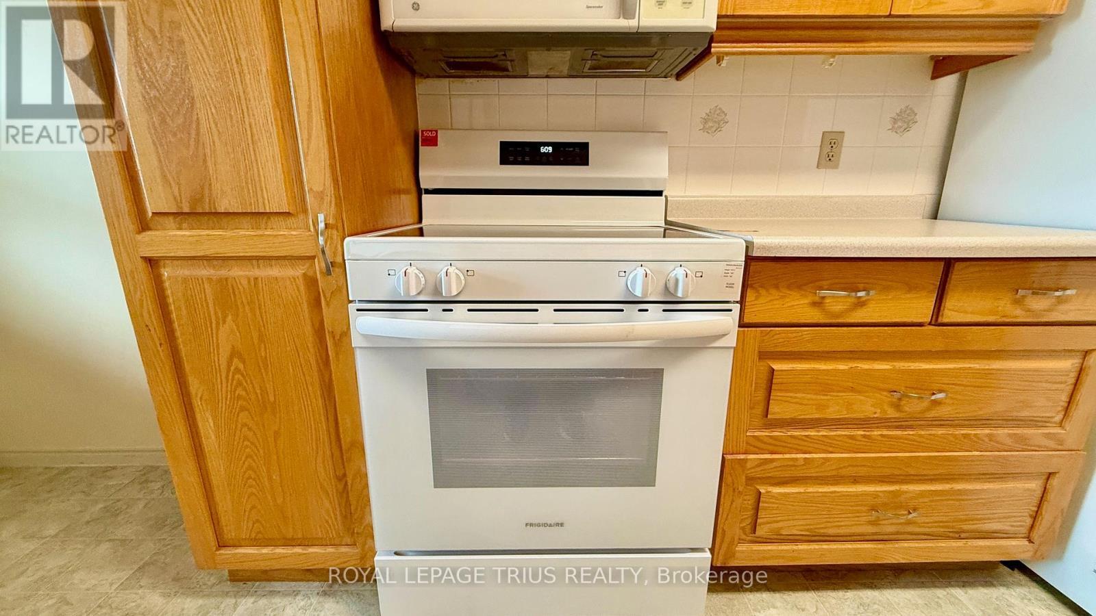 












604 - 5 MILL POND COURT

,
Norfolk (Simcoe),




Ontario
N3Y5J6

