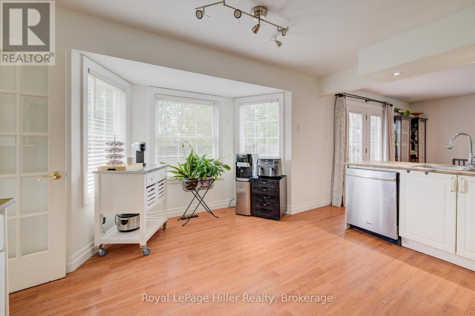 












34 EAGLE DRIVE

,
Stratford,




Ontario
N5A7Y8

