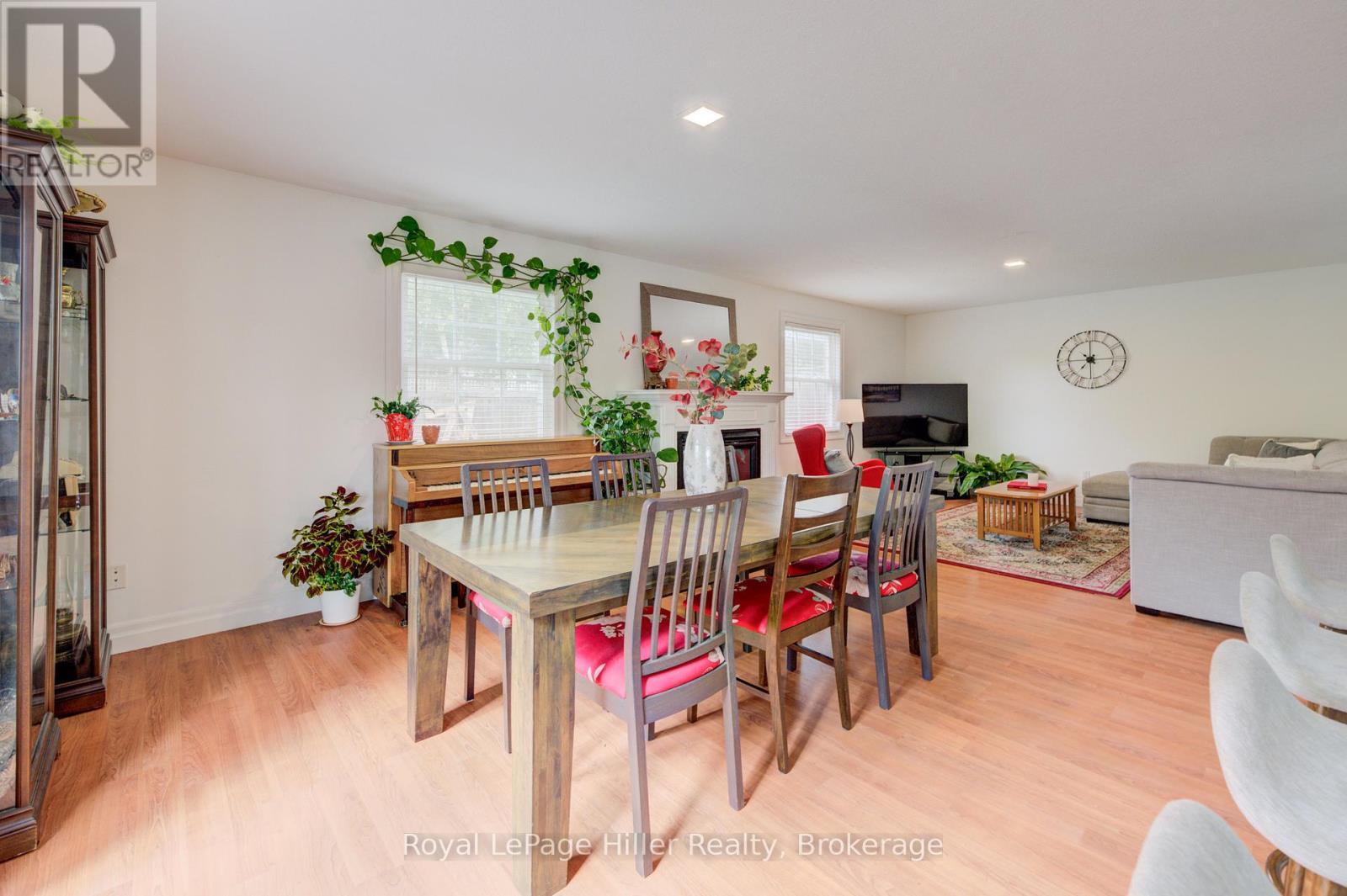 












34 EAGLE DRIVE

,
Stratford,




Ontario
N5A7Y8

