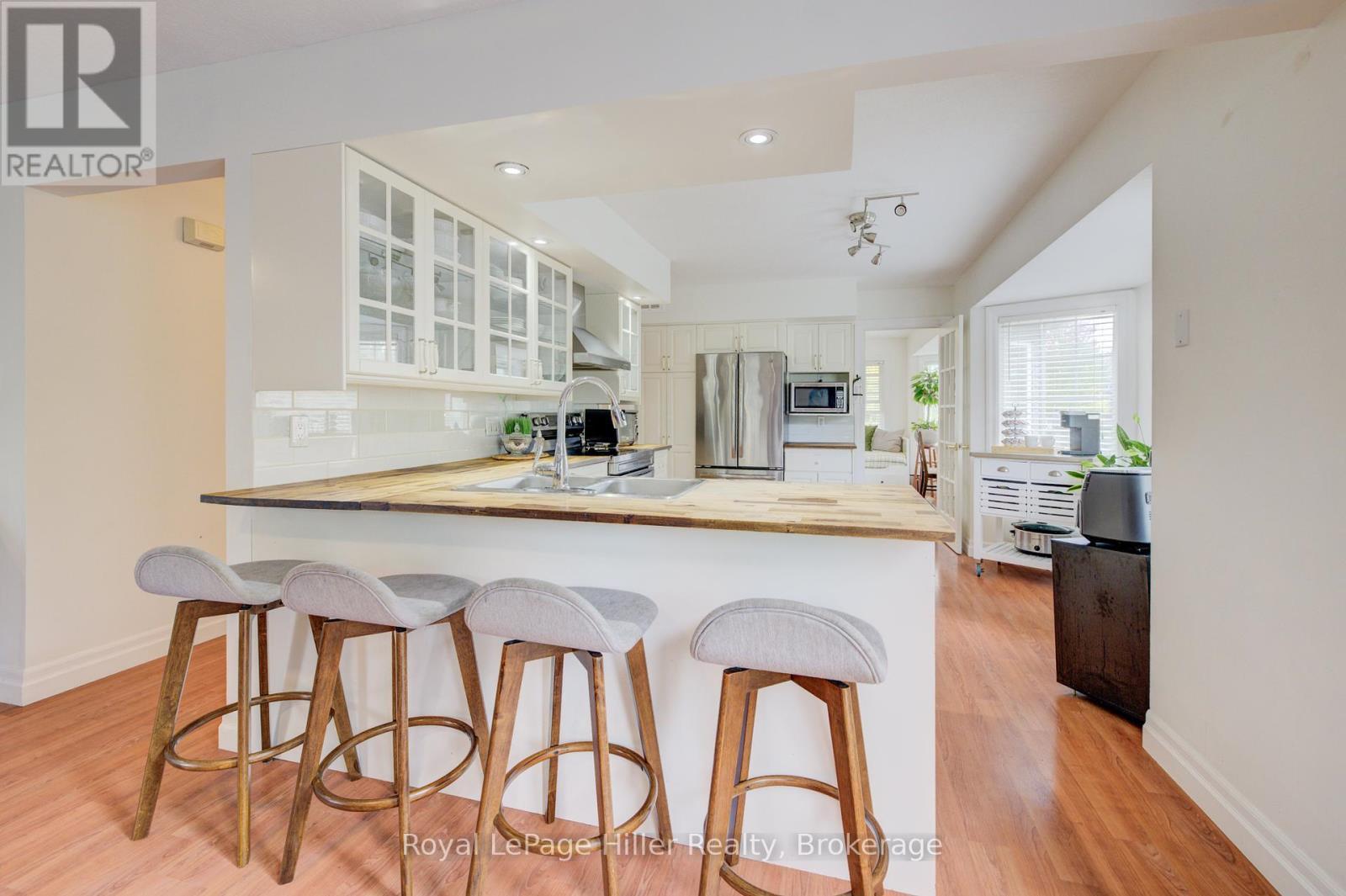 












34 EAGLE DRIVE

,
Stratford,




Ontario
N5A7Y8

