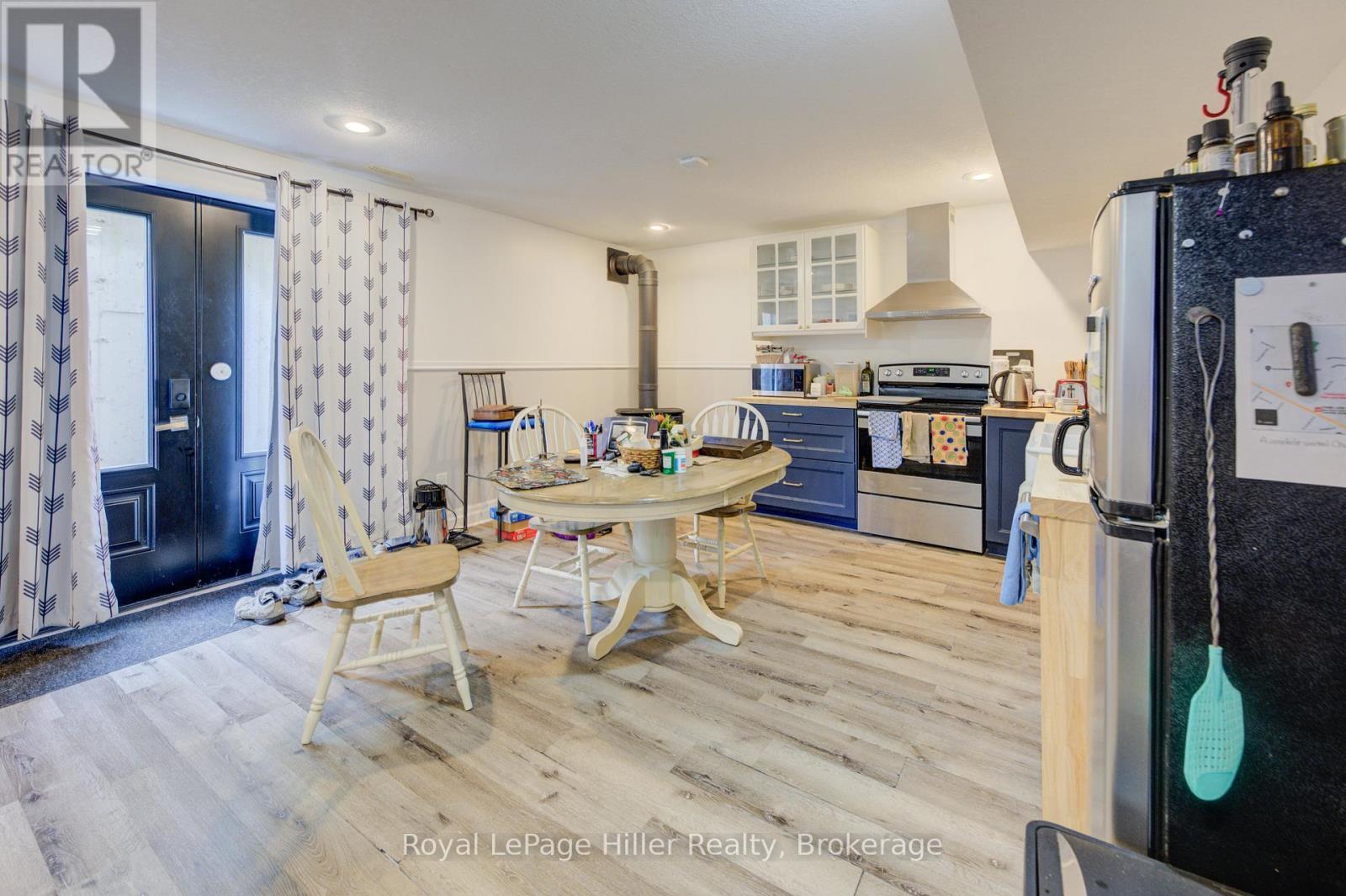 












34 EAGLE DRIVE

,
Stratford,




Ontario
N5A7Y8

