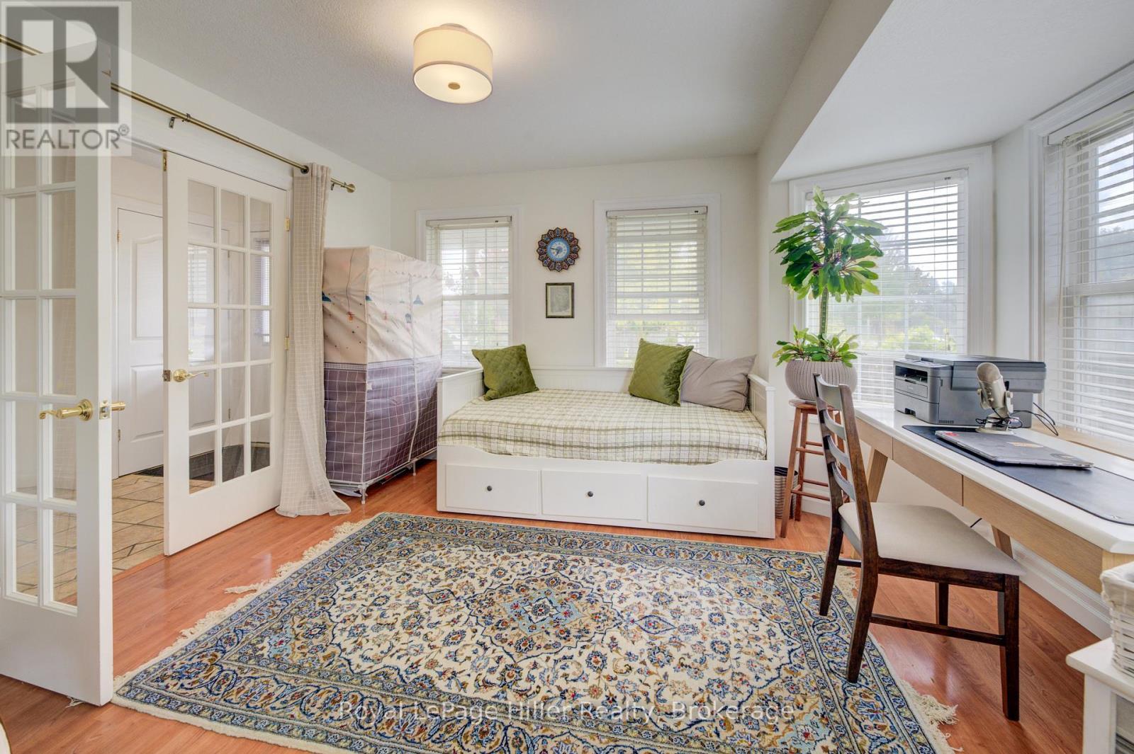 












34 EAGLE DRIVE

,
Stratford,




Ontario
N5A7Y8

