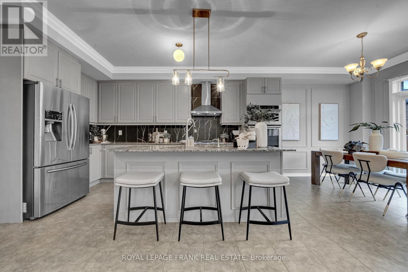 












85 BUTSON CRESCENT

,
Clarington (Bowmanville),




Ontario
L1C0S5

