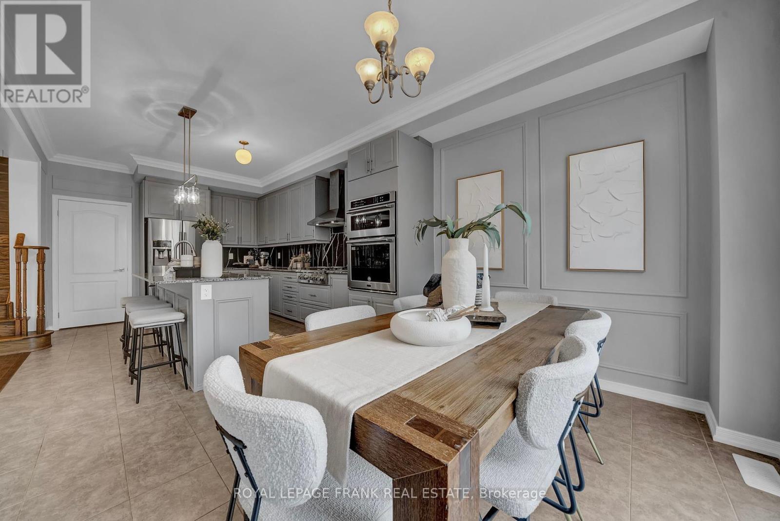 












85 BUTSON CRESCENT

,
Clarington (Bowmanville),




Ontario
L1C0S5

