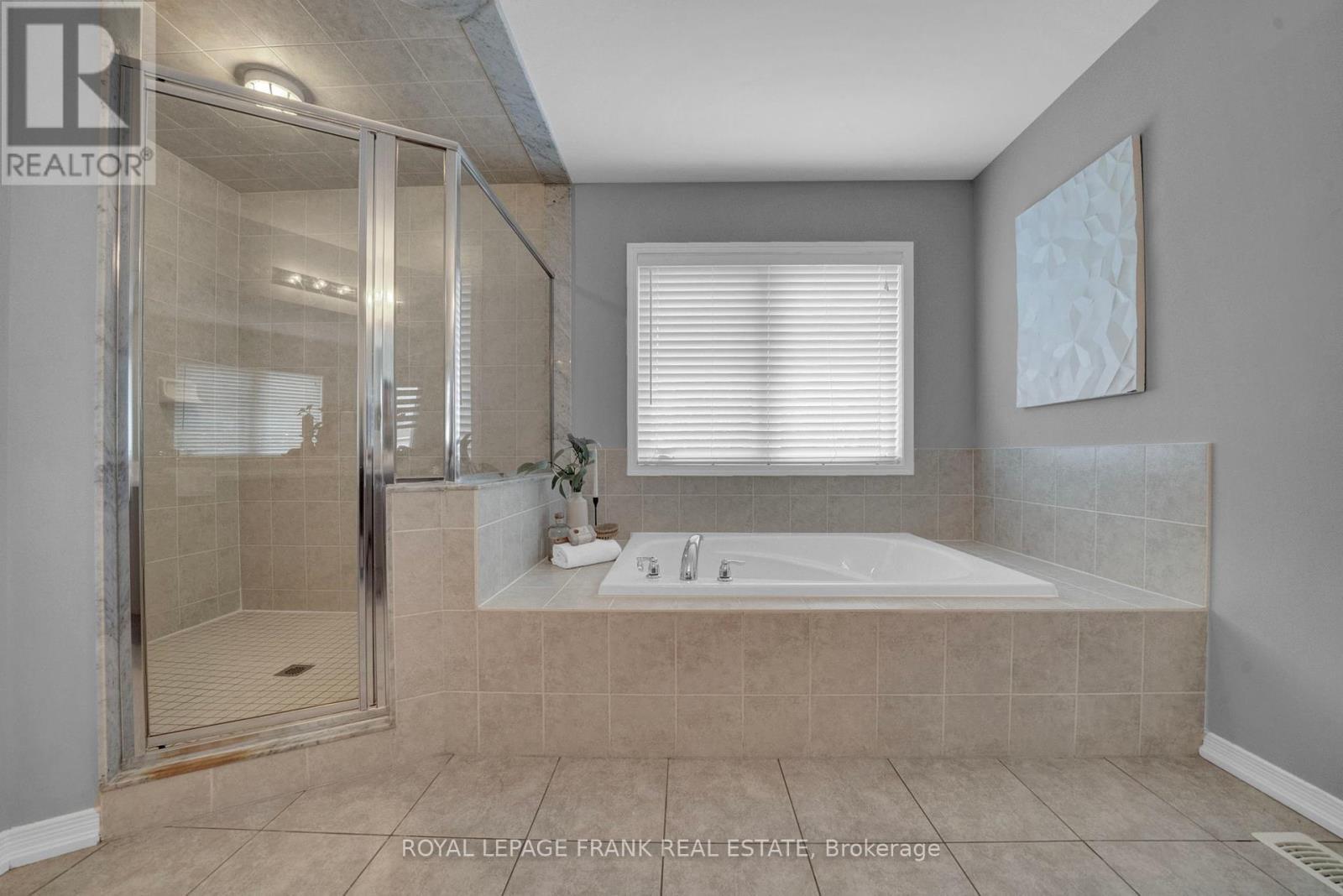 












85 BUTSON CRESCENT

,
Clarington (Bowmanville),




Ontario
L1C0S5

