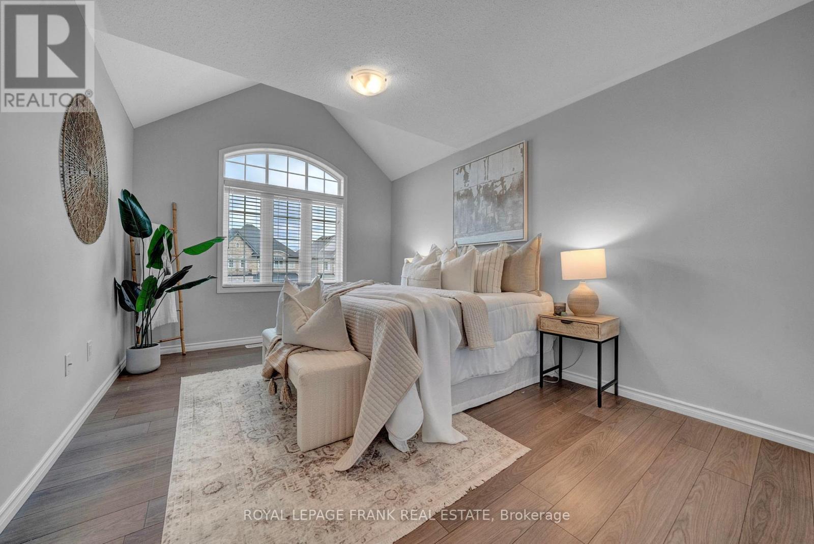 












85 BUTSON CRESCENT

,
Clarington (Bowmanville),




Ontario
L1C0S5

