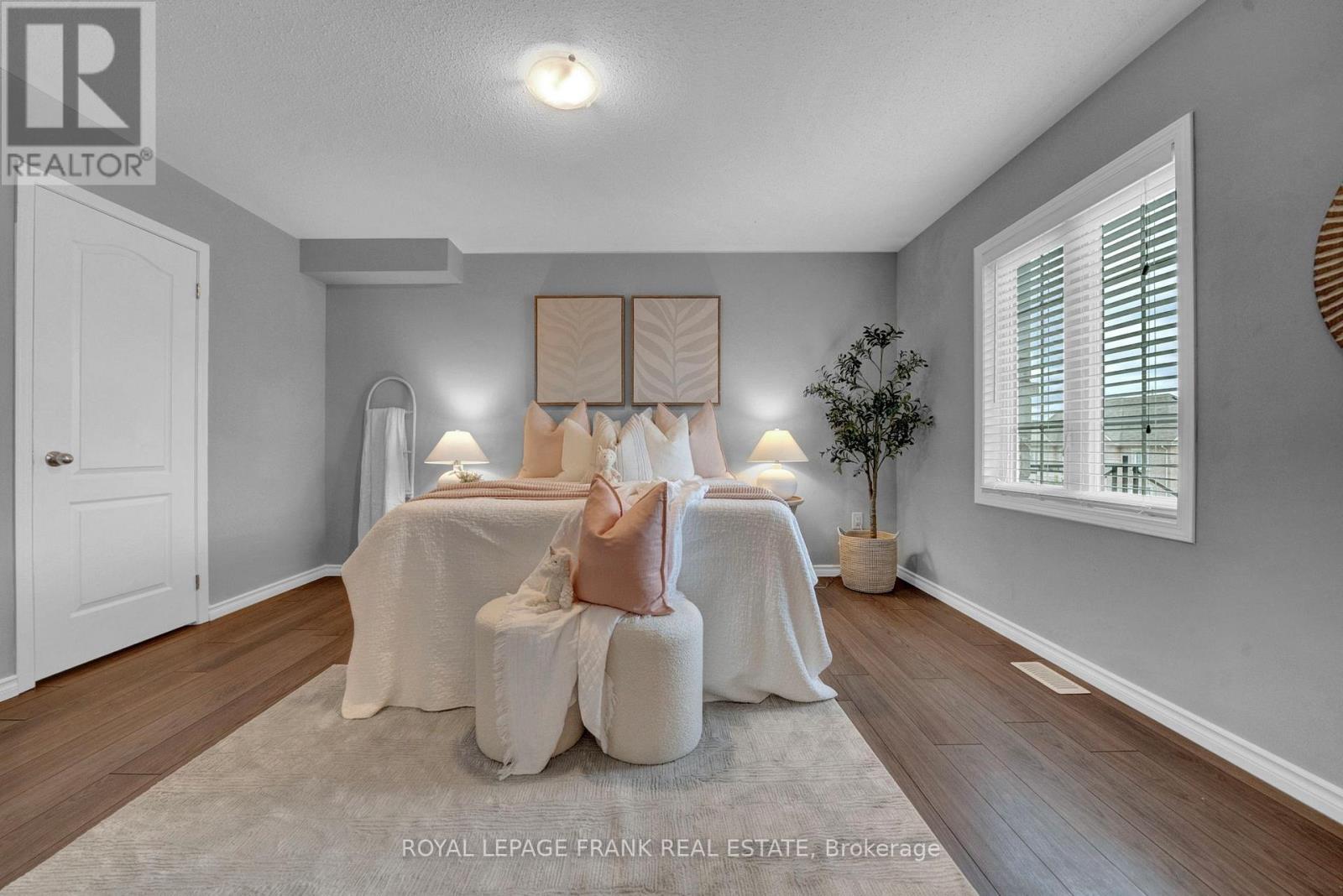 












85 BUTSON CRESCENT

,
Clarington (Bowmanville),




Ontario
L1C0S5

