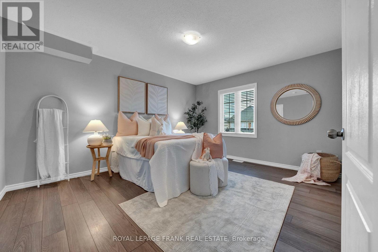 












85 BUTSON CRESCENT

,
Clarington (Bowmanville),




Ontario
L1C0S5

