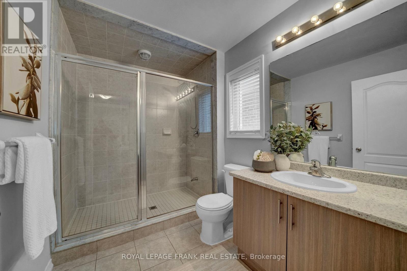 












85 BUTSON CRESCENT

,
Clarington (Bowmanville),




Ontario
L1C0S5

