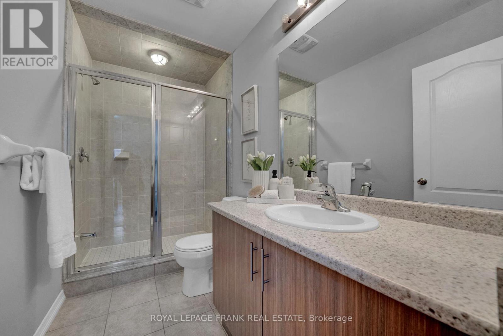 












85 BUTSON CRESCENT

,
Clarington (Bowmanville),




Ontario
L1C0S5

