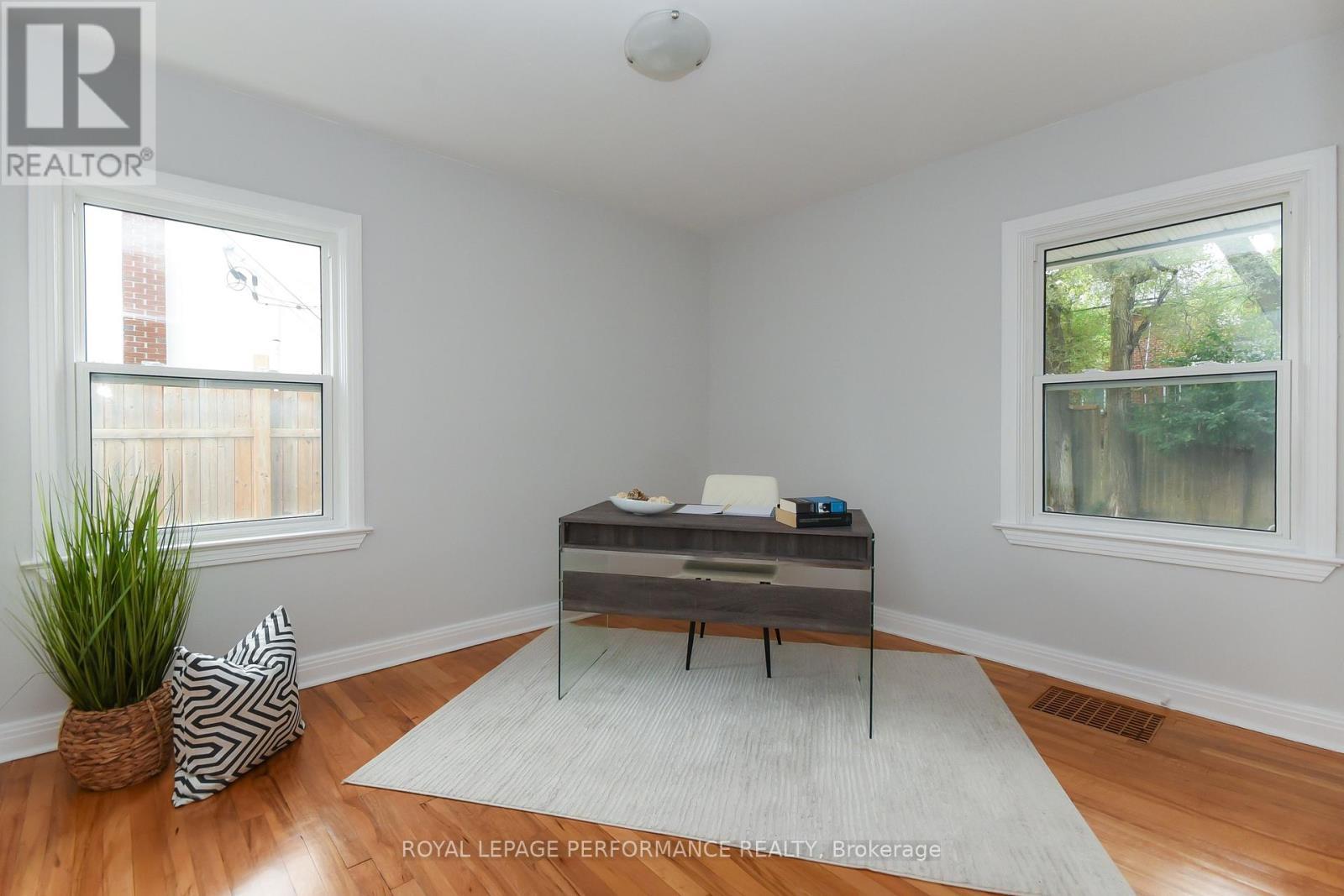 












274 QUEEN MARY STREET

,
Ottawa,




Ontario
K1K1X2

