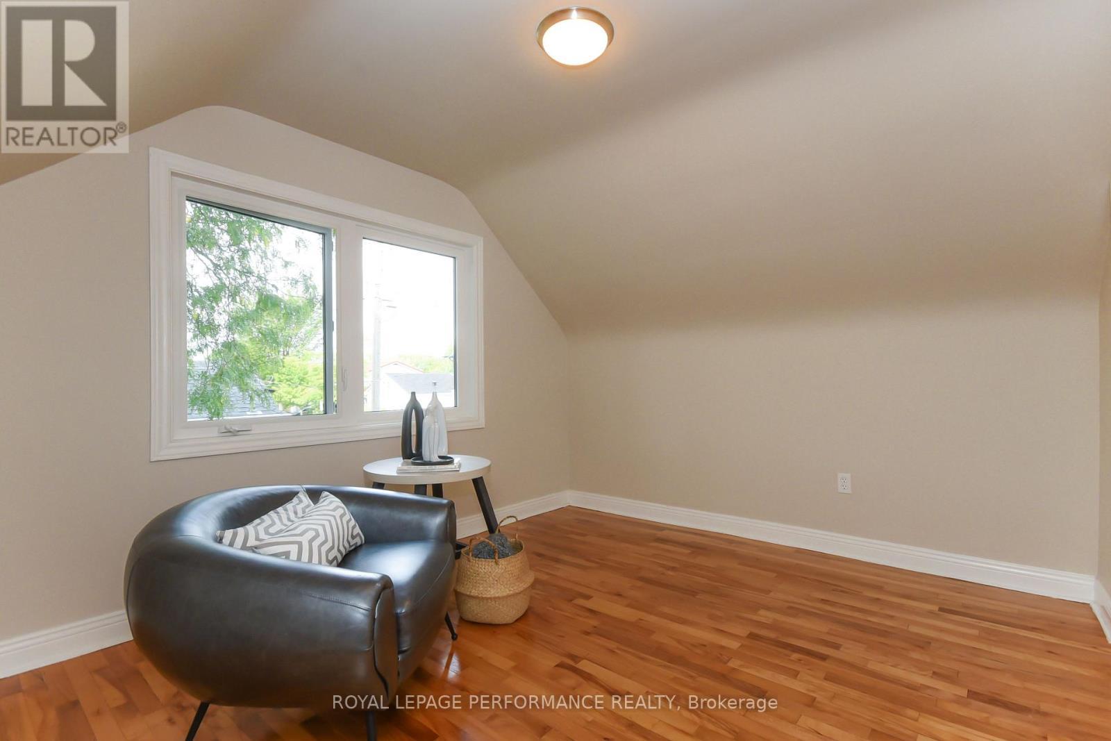 












274 QUEEN MARY STREET

,
Ottawa,




Ontario
K1K1X2

