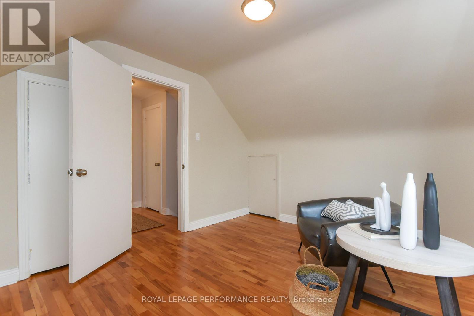 












274 QUEEN MARY STREET

,
Ottawa,




Ontario
K1K1X2

