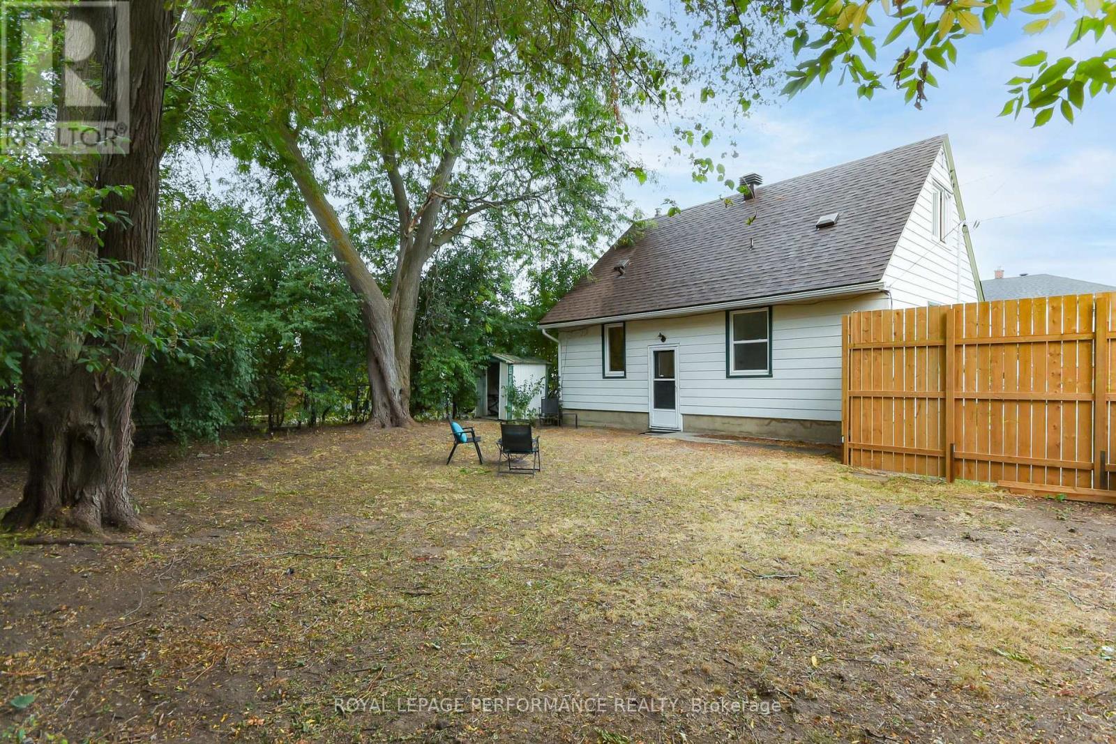 












274 QUEEN MARY STREET

,
Ottawa,




Ontario
K1K1X2

