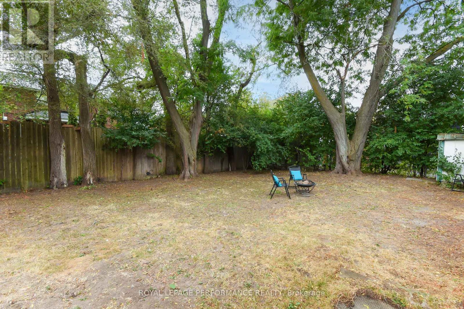 












274 QUEEN MARY STREET

,
Ottawa,




Ontario
K1K1X2

