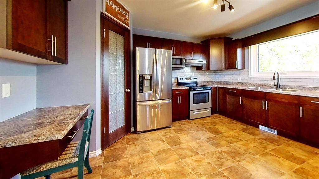 












34 3rd Street NE

,
Hamiota,




Manitoba
R0M0T0

