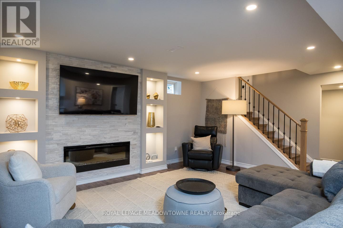 












476 LAUNDON TERRACE

,
Milton,




Ontario
L9T7X9

