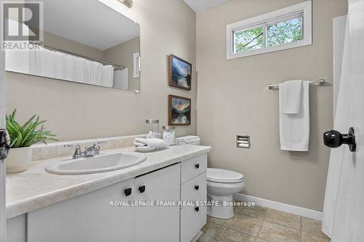 












929 SOUTHDOWN DRIVE

,
Oshawa (Donevan),




Ontario
L1H7Z5

