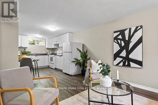 












929 SOUTHDOWN DRIVE

,
Oshawa (Donevan),




Ontario
L1H7Z5

