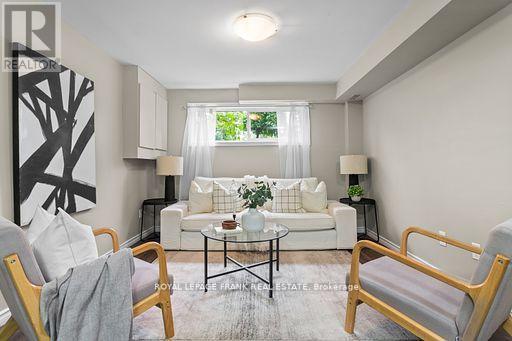 












929 SOUTHDOWN DRIVE

,
Oshawa (Donevan),




Ontario
L1H7Z5

