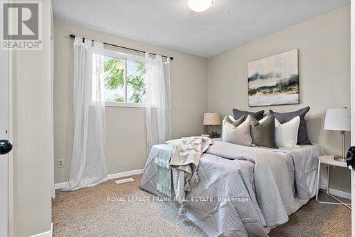 












929 SOUTHDOWN DRIVE

,
Oshawa (Donevan),




Ontario
L1H7Z5

