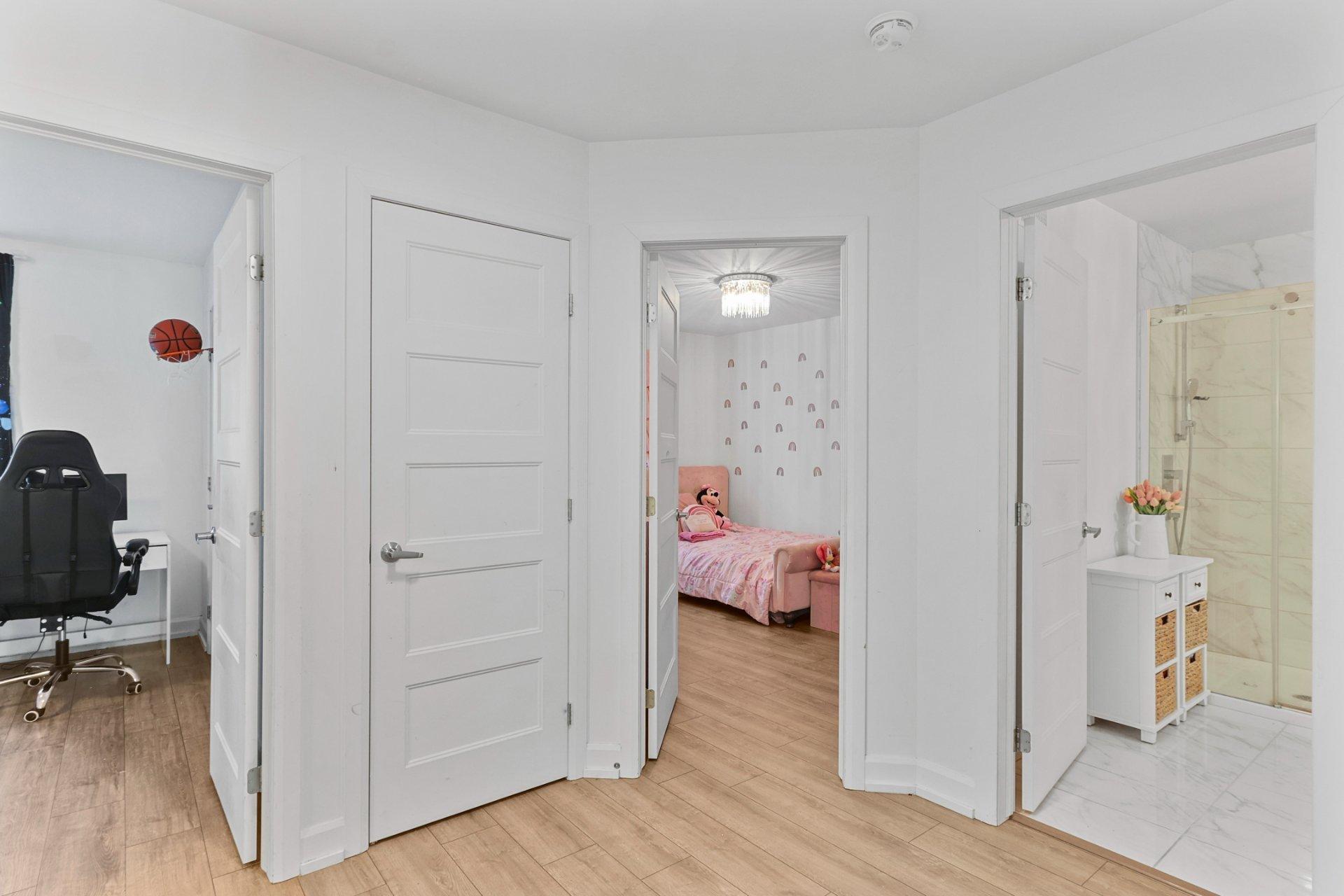 









73


Av. des Tilleuls

,
Salaberry-de-Valleyfield,




QC
J6T0P3

