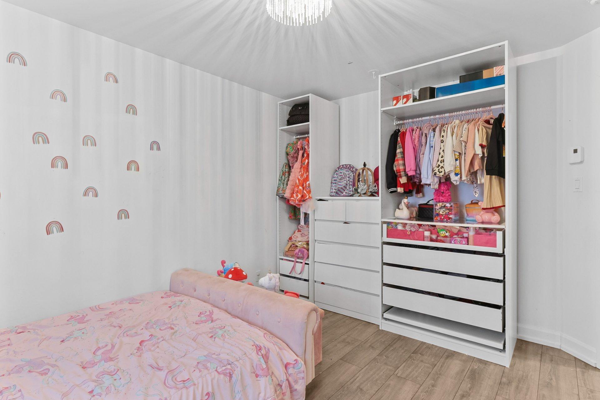 









73


Av. des Tilleuls

,
Salaberry-de-Valleyfield,




QC
J6T0P3

